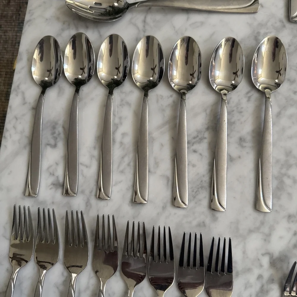 Oneida madeline stainless